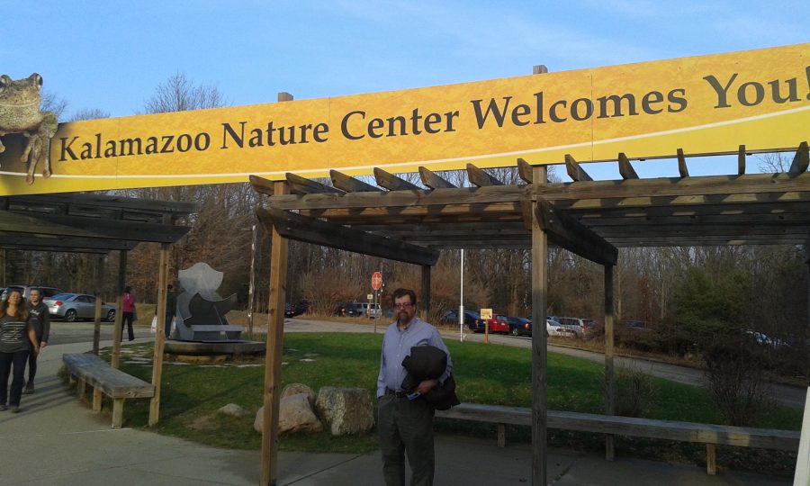 A beautiful sign welcoming everyone to the Nature Center. Many nature activities await in the building off to the right. 
