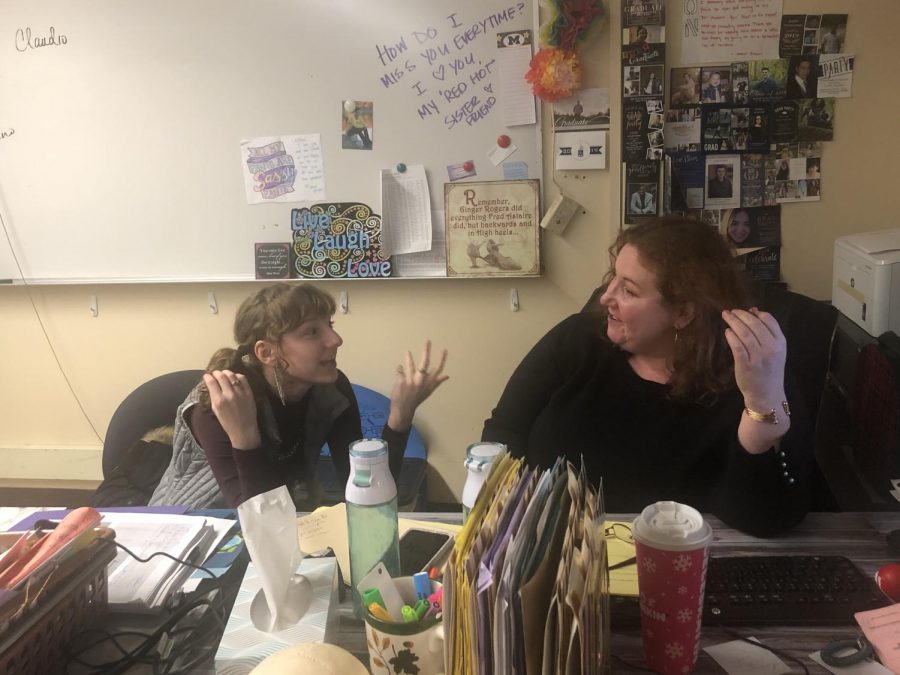 Senior Emma Hilgart-Griff and teacher Rebecca Layton discuss the womens studies curriculum. The class is a mix of political science, psychology and womens history.