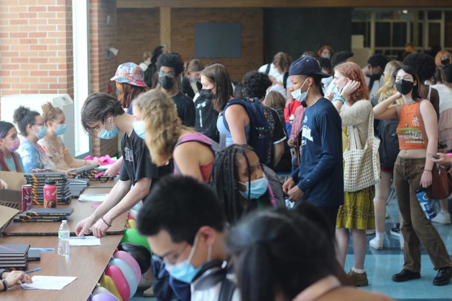 Students+line+up+to+receive+their+yearbooks.++After+this%2C+students+had+the+rest+of+the+school+day+to+socialize+and+sign+books.+
