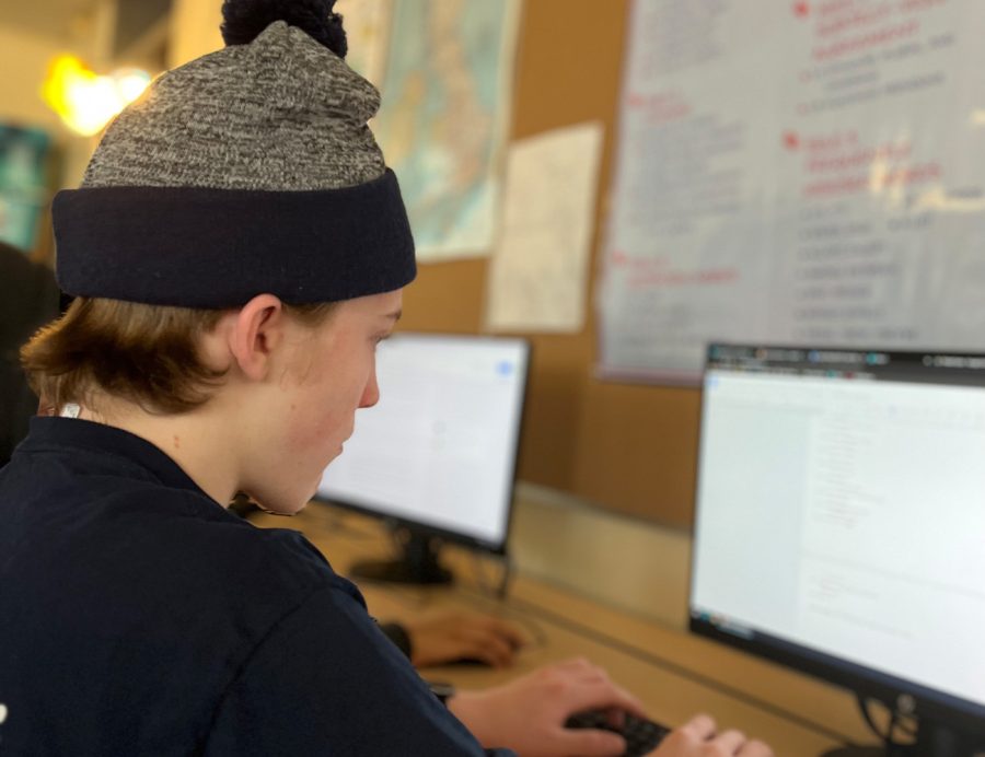Freshman Carter Pickett works on finishing his study guide for his journalism class. He
knows if he finishes it and consistently studies it the final exam will be a piece of cake.